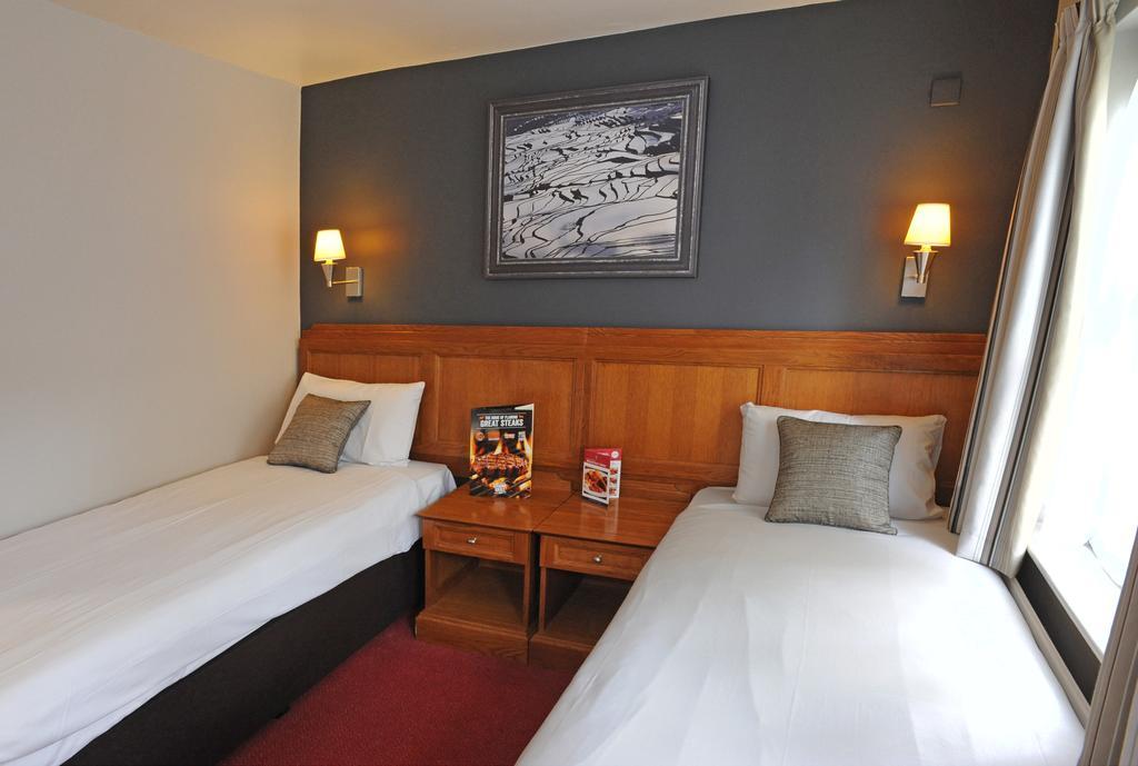 Brentwood Inn By Greene King Inns Rotherham Kamer foto