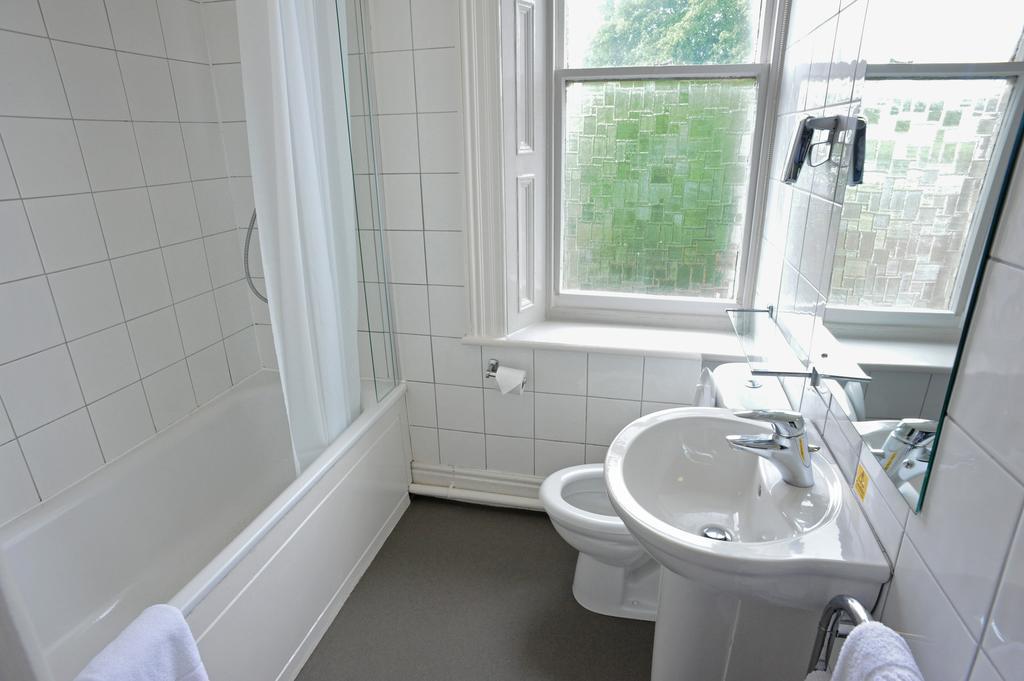 Brentwood Inn By Greene King Inns Rotherham Kamer foto