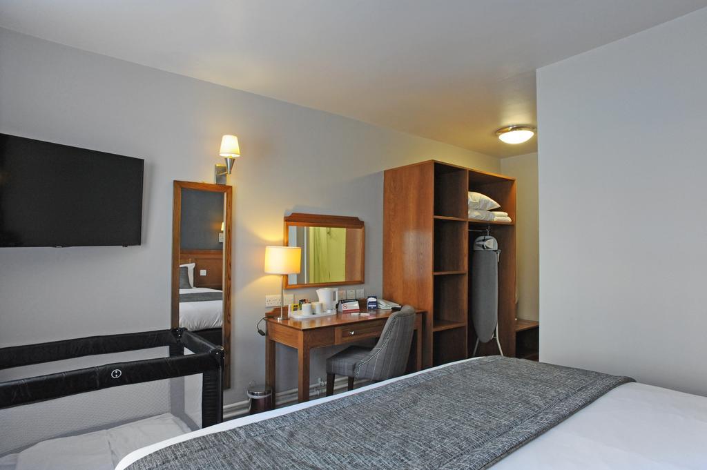 Brentwood Inn By Greene King Inns Rotherham Buitenkant foto